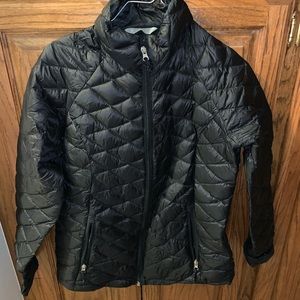 Fitted puffer jacket
